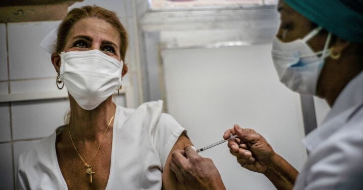 کوبا واکسن کرونای ساخت خود را برای مقابله با اُمیکرون به‌روزرسانی می‌کند