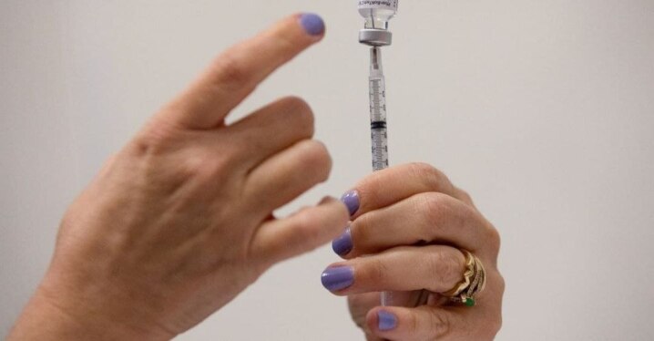 درخواست از FDA برای صدور مجوز دوز تقویتی واکسن کرونای فایزر-بیونتک برای همه بزرگسالان
