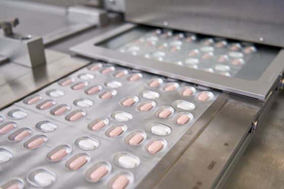 آمریکا به زودی دو داروی خوراکی کرونا را تائید می‌کند