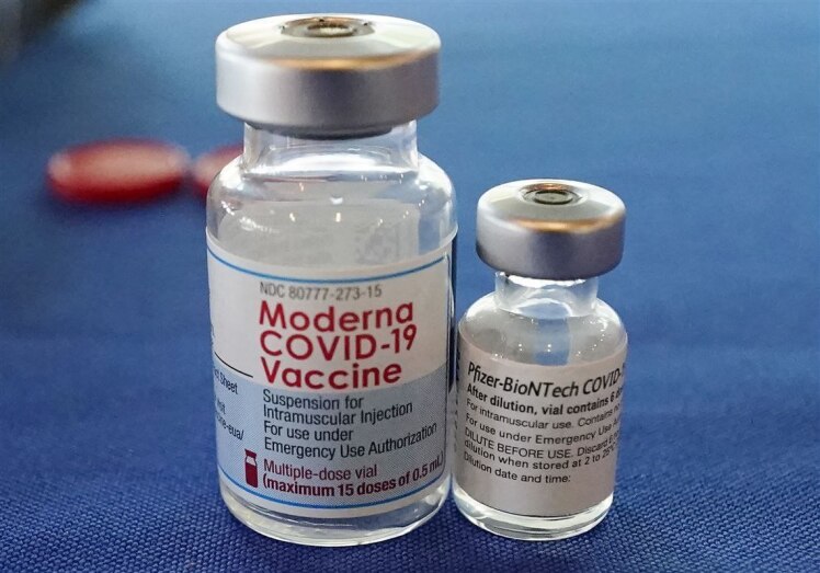 مجوز دوز تقویتی واکسن‌های مودرنا و فایزر-بیونتک برای همه افراد ۱۸ سال به بالا صادر شد